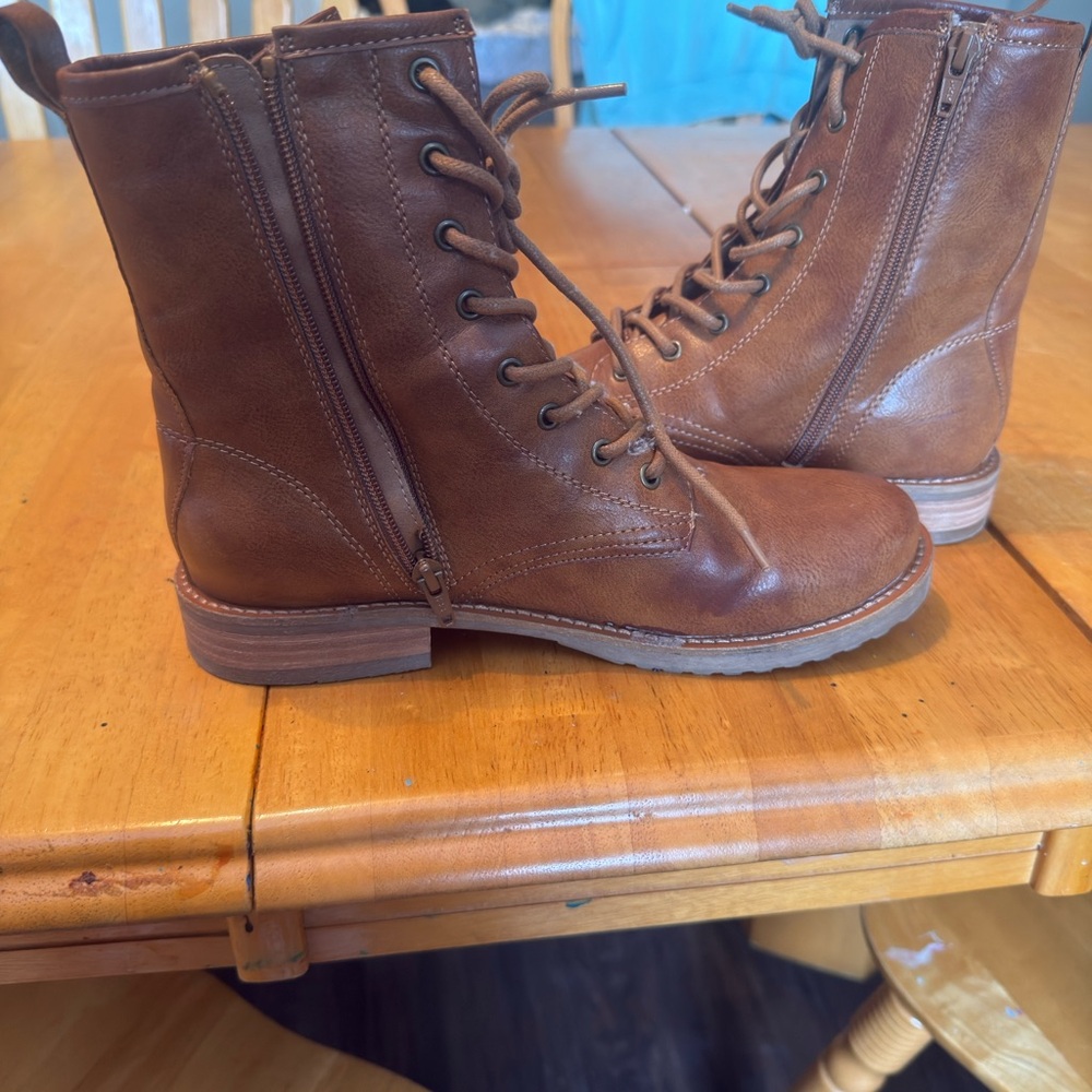 Frye Tan Leather Lace-Up Boots